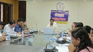  नदी -नालों में बाढ़ क़ी स्थिति में फिल्ड पर रहे एक्टिव - कलेक्टर 