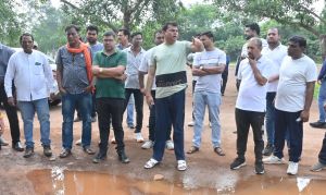  शिव महापुराण कथा स्थल का आयुक्त द्वारा किया गया निरीक्षण