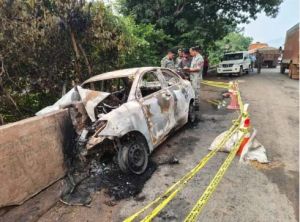  कांकेर जिले में  टक्कर के बाद कार में आग लगने से चार लोगों की मौत, दो घायल