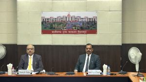  न्याय प्रदान करना न्यायिक प्रणाली का एक हिस्सा है, लेकिन साथ ही हमें ऐसा माहौल बनाना होगा, जिससे न्याय प्रणाली से जुड़े प्रत्येक व्यक्ति को स्वच्छ एवं उचित कार्य-वातावरण प्राप्त हो - माननीय श्री न्यायमूर्ति रमेश सिन्हा मुख्य न्यायाधीश छत्तीसगढ़ उच्च न्यायालय बिलासपुर