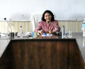 कलेक्टर ने स्कूलों व आंगनबाड़ी केन्द्रों के आस-पास सुरक्षा व्यवस्था सुनिश्चित कराने के दिए निर्देश कलेक्टर ने स्कूलों व आंगनबाड़ी केन्द्रों के आस-पास सुरक्षा व्यवस्था सुनिश्चित कराने के दिए निर्देश