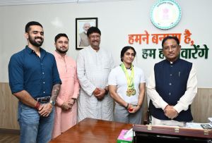 मुख्यमंत्री से एशियन अफ्रीकन पैसिफिक पावरलिफ्टिंग चैंपियनशिप की स्वर्ण पदक विजेता सुश्री नमी राय पारेख ने की मुलाकात मुख्यमंत्री से एशियन अफ्रीकन पैसिफिक पावरलिफ्टिंग चैंपियनशिप की स्वर्ण पदक विजेता सुश्री नमी राय पारेख ने की मुलाकात