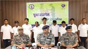 बीजापुर में  24 लाख रुपए के इनामी सहित 9 माओवादियों ने किया आत्मसमर्पण