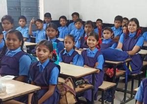 युक्तियुक्तकरण नीति से बदली स्कूल की तस्वीर, खुशबू जैसे बच्चों को मिला सीखने का सुनहरा अवसर युक्तियुक्तकरण नीति से बदली स्कूल की तस्वीर, खुशबू जैसे बच्चों को मिला सीखने का सुनहरा अवसर