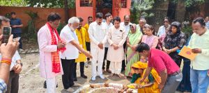 ग्रामीण विधायक मोतीलाल साहू ने वार्ड 51 पार्षद रेणु जयंत साहू सहित संकल्प सोसायटी फेस 2 में 7 लाख 76 हजार रूपये में पेवर लगाने हेतु किया भूमिपूजन ग्रामीण विधायक मोतीलाल साहू ने वार्ड 51 पार्षद रेणु जयंत साहू सहित संकल्प सोसायटी फेस 2 में 7 लाख 76 हजार रूपये में पेवर लगाने हेतु किया भूमिपूजन