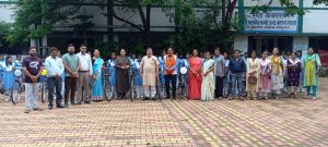 महापौर ने बल्ला घुमाया, अध्यक्ष और पार्षद ने फेंकी गेंद-बेटियों को मिला नया हौसला!