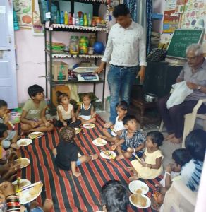 खुशियों की साझेदारी: जन्मदिन पर बच्चों के साथ बिताए यादगार पल खुशियों की साझेदारी: जन्मदिन पर बच्चों के साथ बिताए यादगार पल