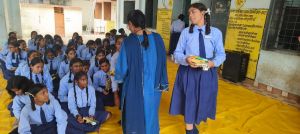 आओ बांटे खुशियाँ: कर्मचारियों ने बच्चों संग मनाया जन्मदिन आओ बांटे खुशियाँ: कर्मचारियों ने बच्चों संग मनाया जन्मदिन