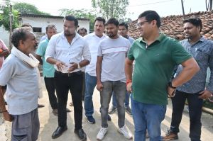 आयुक्त ने रेल्वे कालोनी एवं ट्रैफिक पार्क का किया निरीक्षण आयुक्त ने रेल्वे कालोनी एवं ट्रैफिक पार्क का किया निरीक्षण