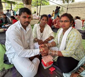  केन्द्रीय जेल रायपुर में बंदियों ने अपनी बहनों के साथ मनाया रक्षाबंधन पर्व