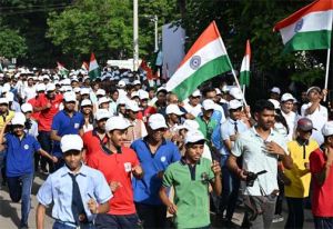 स्वतंत्रता सेनानियों की याद में हजारों लोगों ने उत्साह से लगाई दौड़ स्वतंत्रता सेनानियों की याद में हजारों लोगों ने उत्साह से लगाई दौड़