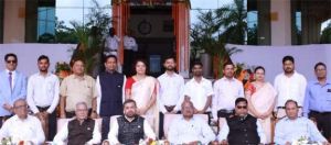 75 हजार वृक्षारोपण के लिए 12 विद्युतकर्मी पुरस्कृत 75 हजार वृक्षारोपण के लिए 12 विद्युतकर्मी पुरस्कृत