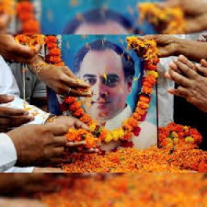  पूर्व प्रधानमंत्री राजीव गांधी की जयंती  पर पुष्पांजलि कार्यक्रम  आयोजित