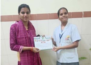  ग्रीन पालना अभियान : प्रसूताओं को मिली फलदार पौधों की भेंट