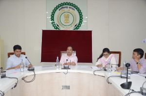  कलेक्टर डॉ गौरव सिंह ने ली समय सीमा की बैठक