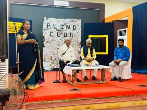 किस्से कहानियों में रायपुर - टाउन हॉल में उपन्यासकार संजीव बक्शी, लेखक डॉ. चितरंजन कर ने रायपुर शहर में मोहल्लो से लेकर राजधानी बनने के सफर पर डाला विस्तृत प्रकाश