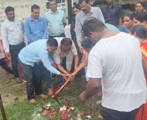 ग्रामीण विधायक मोतीलाल साहू ने जोन 9 वार्ड 32 में विकास कार्यों के लिए किया भूमिपूजन ग्रामीण विधायक मोतीलाल साहू ने जोन 9 वार्ड 32 में विकास कार्यों के लिए किया भूमिपूजन