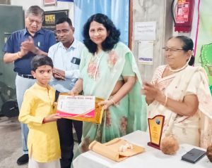 तान्हा पोलाः बच्चों ने पारंपरिक बर्तनों में परोसे व्यंजन तान्हा पोलाः बच्चों ने पारंपरिक बर्तनों में परोसे व्यंजन