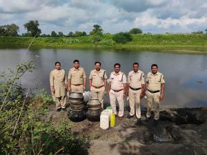 आबकारी  विभाग की बड़ी कार्रवाई,50बल्क लीटर महुआ मदिरा जब्त