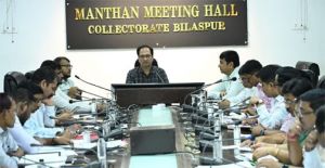 बरसात के बाद तत्काल शुरू होंगे सड़क मरम्मत के काम-कलेक्टर बरसात के बाद तत्काल शुरू होंगे सड़क मरम्मत के काम-कलेक्टर