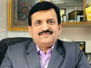  चंद्रग्रहण खगोलीय घटना : अंधविश्वास में न पड़ें—डॉ. दिनेश मिश्र