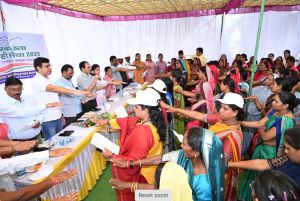 बेलपान मंदिर परिसर में चलाया गया स्वच्छता अभियान बेलपान मंदिर परिसर में चलाया गया स्वच्छता अभियान