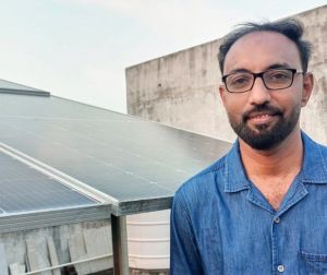 सूरज की रौशनी से बदल रही नितिन की ज़िंदगी: "अब बिजली बिल नहीं, बचत होती है" सूरज की रौशनी से बदल रही नितिन की ज़िंदगी: "अब बिजली बिल नहीं, बचत होती है"