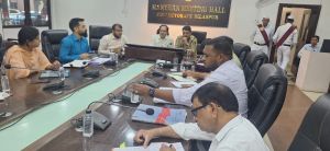  कलेक्टर-एसपी ने की पशु प्रबंधन कार्य की समीक्षा