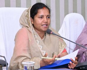 अटल पंचायत डिजिटल सुविधा केंद्र से ग्रामीणों को मिल रही बैंकिंग व अन्य सेवाओं का लाभ:  लक्ष्मी राजवाड़े