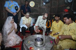 राज्यपाल ने भोरमदेव मंदिर में की विशेष पूजा-अर्चना, प्रदेश की खुशहाली एवं समृद्धि की कामना राज्यपाल ने भोरमदेव मंदिर में की विशेष पूजा-अर्चना, प्रदेश की खुशहाली एवं समृद्धि की कामना