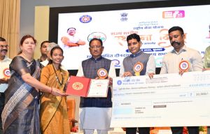 *व्यक्तिगत स्वार्थ से ऊपर उठकर किया गया हर कार्य है सेवा और राष्ट्र निर्माण का कार्य – मुख्यमंत्री 