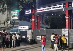  सिलतरा में स्टील प्लांट में बड़ा हादसा, लोहे का शेड गिरने से 6 मजदूरों की मौत, कई घायल