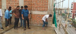 जोन 8 ने मोहबाबाजार से गुढियारी मार्ग में व्यवसायिक भवन में अतिरिक्त निर्माण पर कार्यवाही की