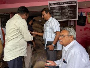 खाद्य आयोग के अध्यक्ष श्री संदीप शर्मा ने किया जिले का सघन दौरा खाद्य आयोग के अध्यक्ष श्री संदीप शर्मा ने किया जिले का सघन दौरा