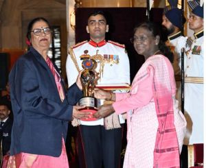 राष्ट्रपति ने डॉ. रत्ना नशीने को “MY Bharat NSS राष्ट्रीय पुरस्कार” से किया सम्मानित राष्ट्रपति ने डॉ. रत्ना नशीने को “MY Bharat NSS राष्ट्रीय पुरस्कार” से किया सम्मानित