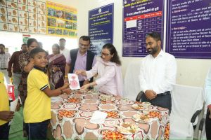 केन्द्र सरकार की अतिरिक्त सचिव पहुंची कांकेर: मावा मोदोल एवं श्रवण बाधितार्थ विद्यालय का किया निरीक्षण केन्द्र सरकार की अतिरिक्त सचिव पहुंची कांकेर: मावा मोदोल एवं श्रवण बाधितार्थ विद्यालय का किया निरीक्षण