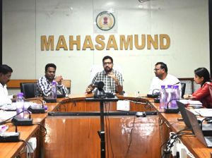  कलेक्टर ने ली आदि कर्मयोगी अभियान की समीक्षा बैठक