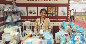  बिहान की स्व-सहायता समूह की बहनों ने बनाया “उत्सव गिफ्ट हैंपर” : सरस मेला  में लगाया स्टॉल