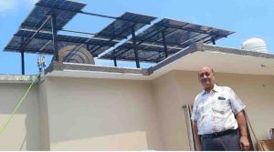 दिलीप कुमार और सुनीत लाल का बिजली बिल पूरी तरह से शून्य दिलीप कुमार और सुनीत लाल का बिजली बिल पूरी तरह से शून्य