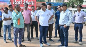 आयुक्त ने संजय नगर तालाब का किया निरीक्षण