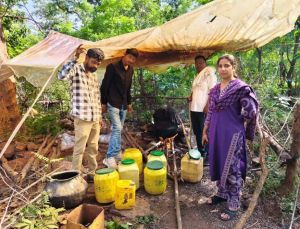 90 लीटर हाथ भट्ठी कच्ची महुआ शराब एवं 50 किलोग्राम महुआ लाहन जप्त 90 लीटर हाथ भट्ठी कच्ची महुआ शराब एवं 50 किलोग्राम महुआ लाहन जप्त