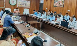 जिला स्वास्थ्य समिति की बैठक में हुई राष्ट्रीय स्वास्थ्य कार्यक्रमों की गहन समीक्षा जिला स्वास्थ्य समिति की बैठक में हुई राष्ट्रीय स्वास्थ्य कार्यक्रमों की गहन समीक्षा