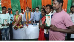 उप मुख्यमंत्री विजय शर्मा ने कांकेर के दूरस्थ ग्राम माहला के ग्रामीणों से किया वर्चुअल संवाद उप मुख्यमंत्री विजय शर्मा ने कांकेर के दूरस्थ ग्राम माहला के ग्रामीणों से किया वर्चुअल संवाद