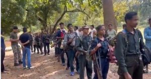 कांकेर जिले में 21 माओवादियों ने किया आत्मसमर्पण कांकेर जिले में 21 माओवादियों ने किया आत्मसमर्पण