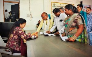  कलेक्टर जनदर्शन में अधिकारियों ने सुनी आम लोगों की समस्याएं 