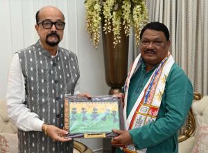 राज्यपाल रमेन डेका से जनजातीय मामलों के केन्द्रीय मंत्री ओराम नेे सौजन्य भेंट की राज्यपाल रमेन डेका से जनजातीय मामलों के केन्द्रीय मंत्री ओराम नेे सौजन्य भेंट की