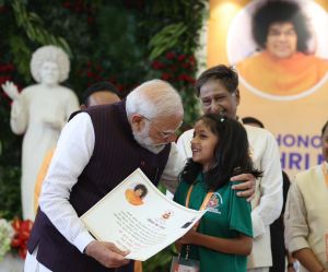 प्रधानमंत्री ने जन्मजात हृदय रोग से ठीक हुए बच्चों से बातचीत की प्रधानमंत्री ने जन्मजात हृदय रोग से ठीक हुए बच्चों से बातचीत की