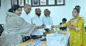 पीएम आवास के 11 हितग्राहियों को मकान आबंटित किया गया पीएम आवास के 11 हितग्राहियों को मकान आबंटित किया गया