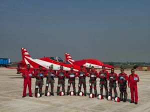  “भारतीय वायुसेना की आकाशीय शौर्यगाथा पर डाक विभाग का नमन — छत्तीसगढ़ डाक परिमंडल ने जारी किया विशेष स्मृति फ्लोन कवर”