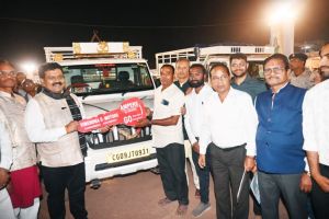  उपमुख्यमंत्री  विजय शर्मा ने पीएम मत्स्य संपदा योजना के तहत मत्स्यपालकों को पिकअप वाहन की सौंपी चाबी